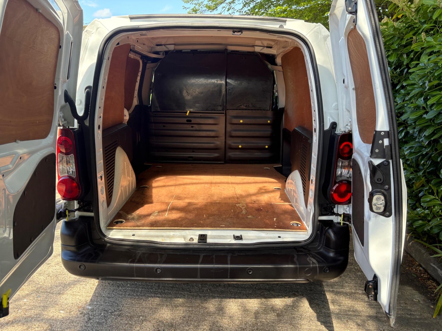 Used Peugeot Partner 2018 for sale - 78220949: Photo 31