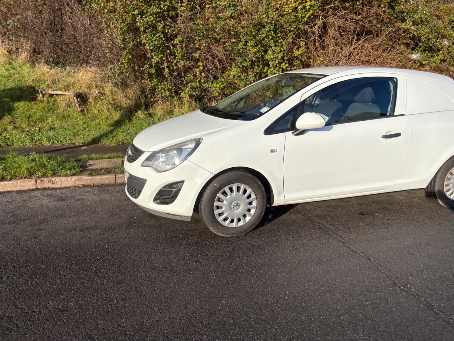 Used Vauxhall Corsa 2014 for sale - 76937650: Photo 3