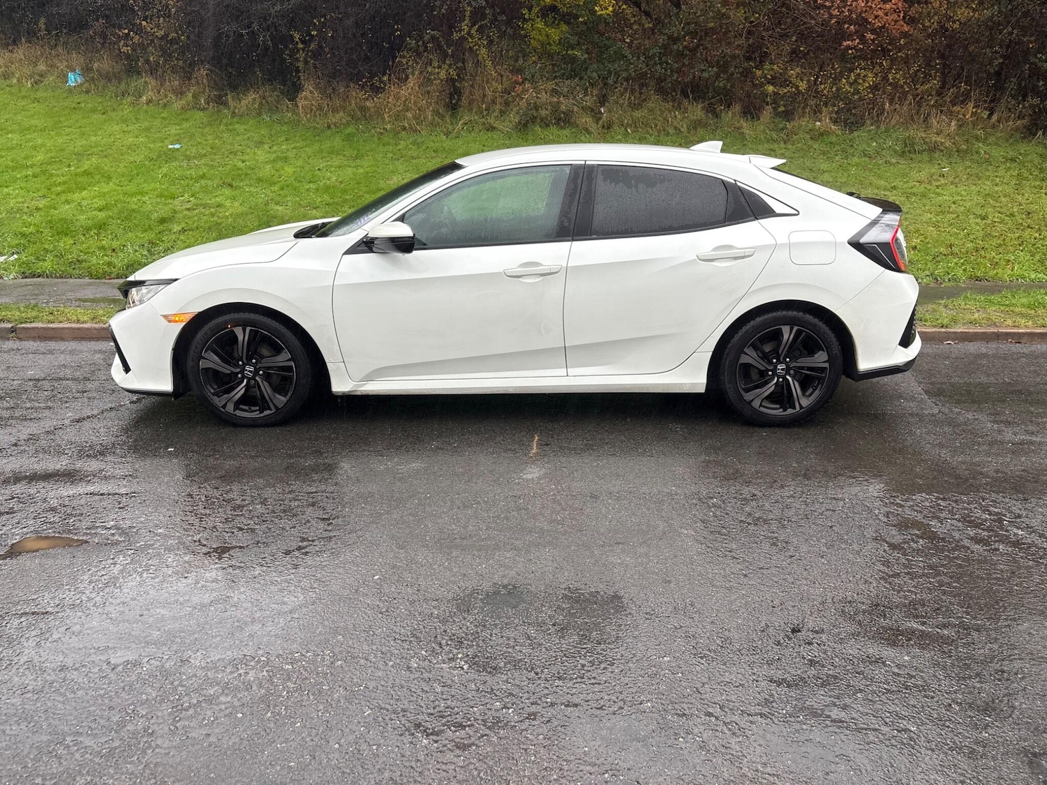 Used Honda Civic for sale - 76826970: Photo 2