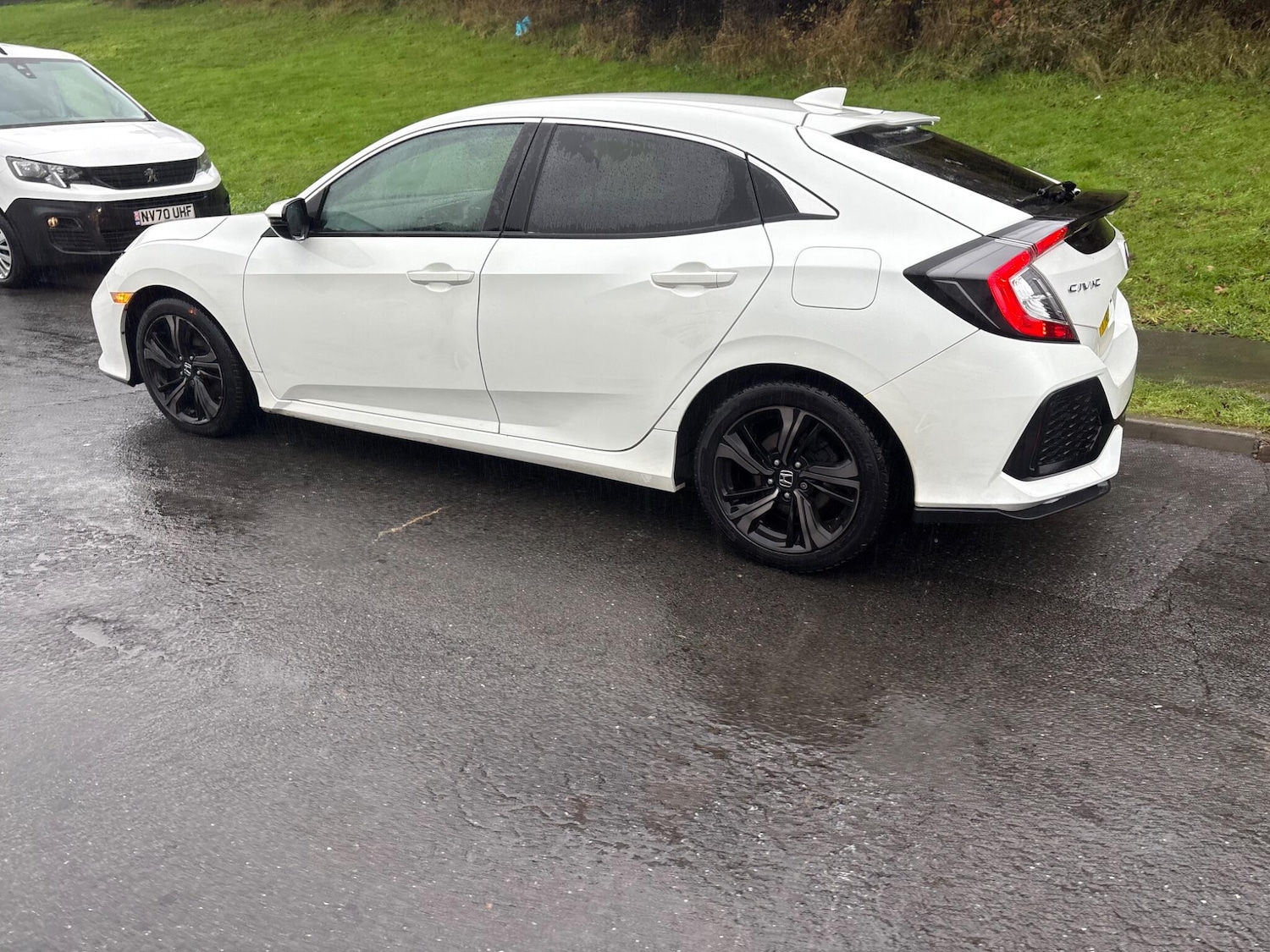 Used Honda Civic for sale - 76826970: Photo 3