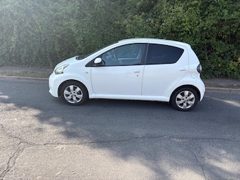 Used Toyota AYGO 2012 for sale - 75582340: Photo