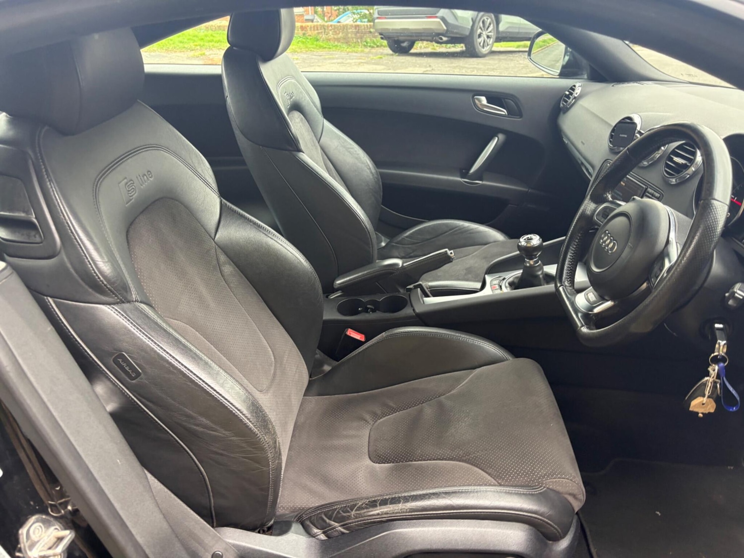 Used Audi TT 2010 for sale - 76717625: Photo 16