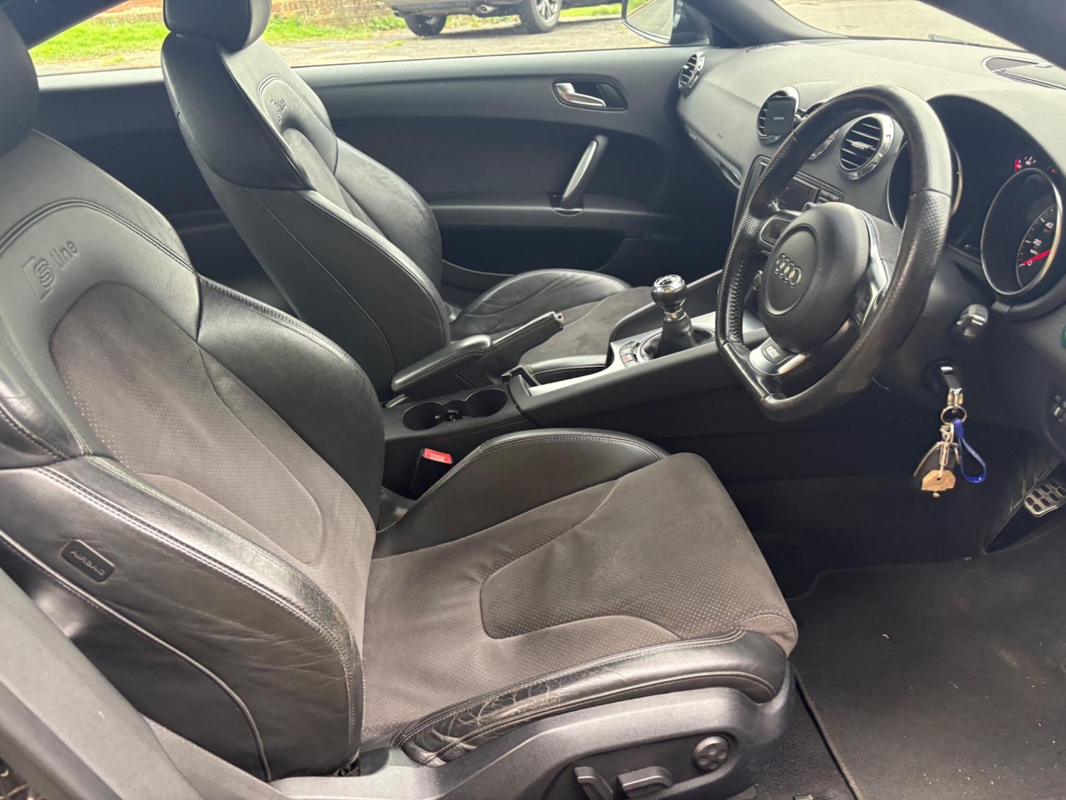 Used Audi TT 2010 for sale - 76717625: Photo 28