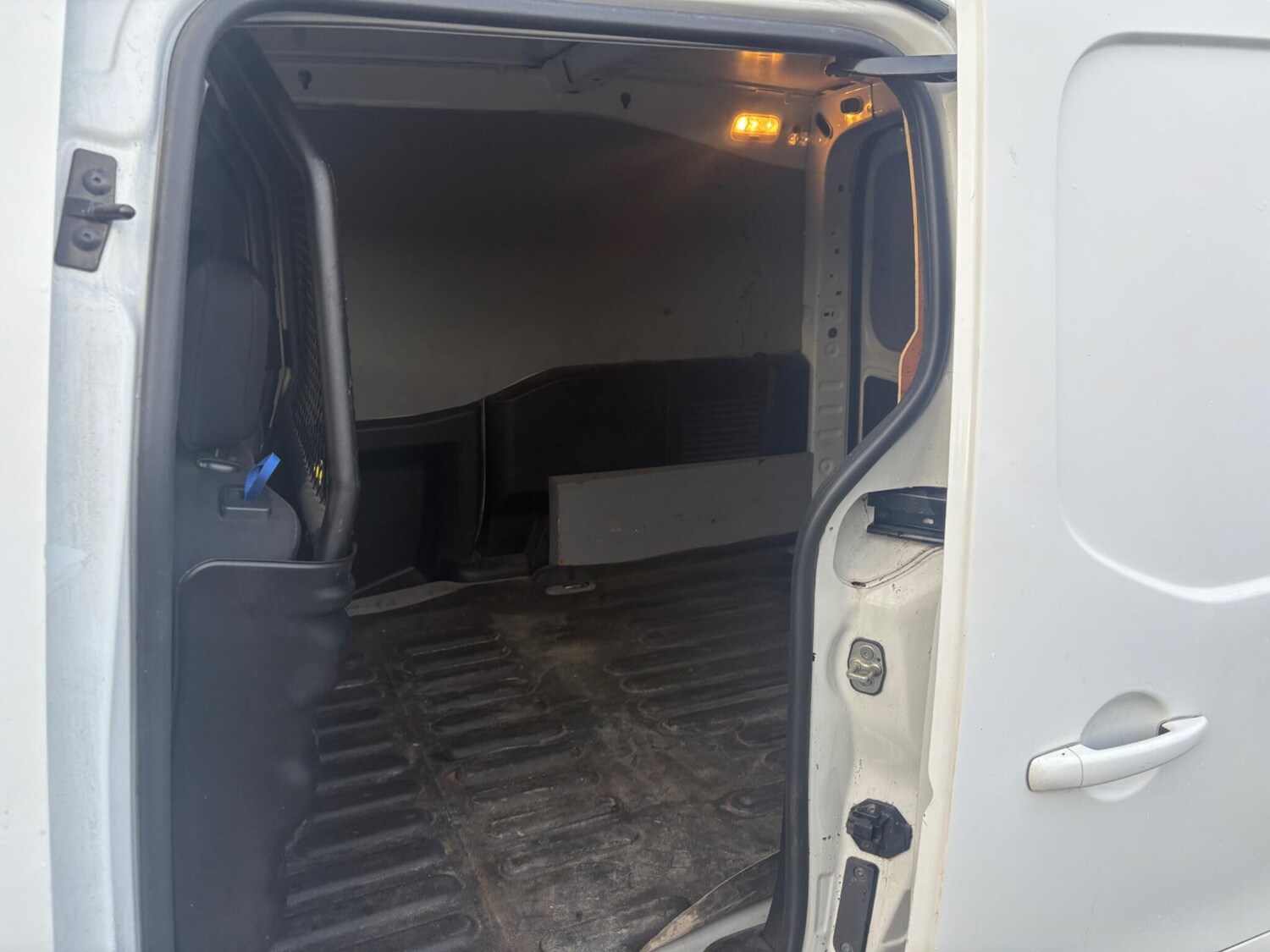 Used Peugeot Partner 2017 for sale - 76969096: Photo 11