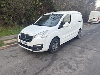 Used Peugeot Partner 2017 for sale - 76969096: Photo