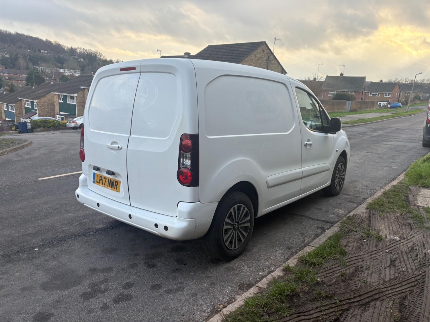 Used Peugeot Partner 2017 for sale - 76969096: Photo 21