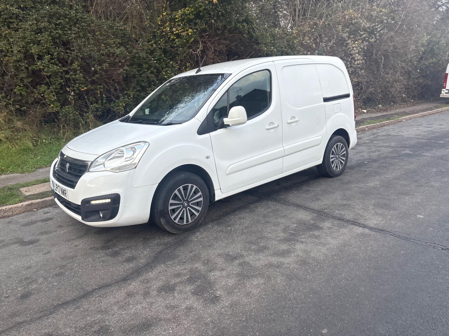 Used Peugeot Partner 2017 for sale - 76969096: Photo 24