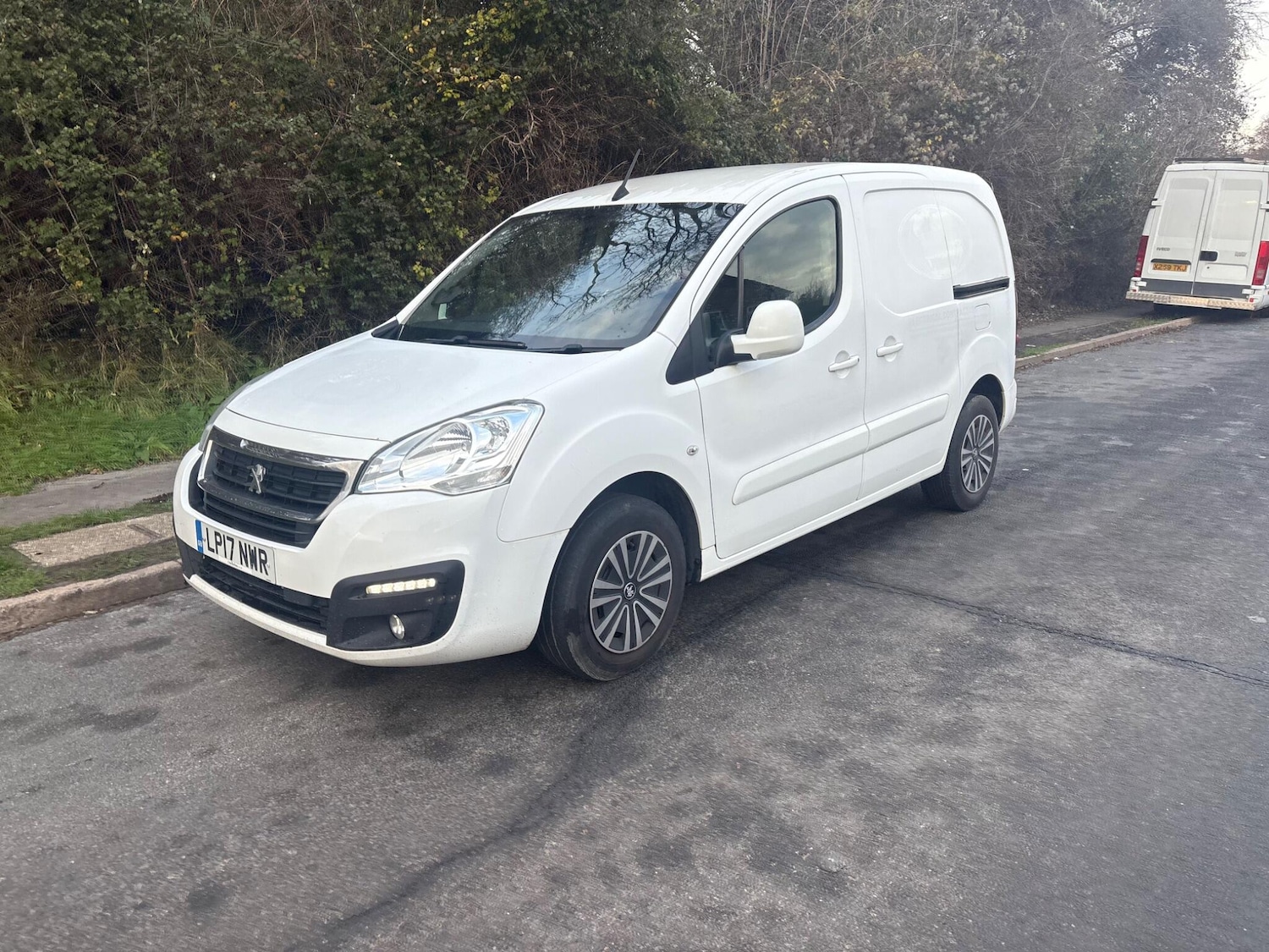 Used Peugeot Partner 2017 for sale - 76969096: Photo 25