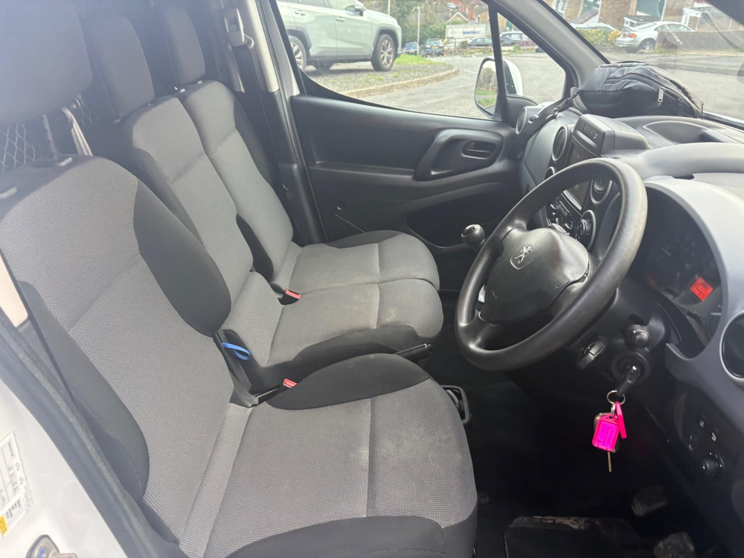 Used Peugeot Partner 2017 for sale - 76969096: Photo 27