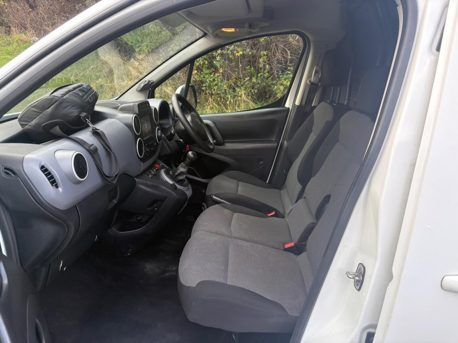 Used Peugeot Partner 2017 for sale - 76969096: Photo 29