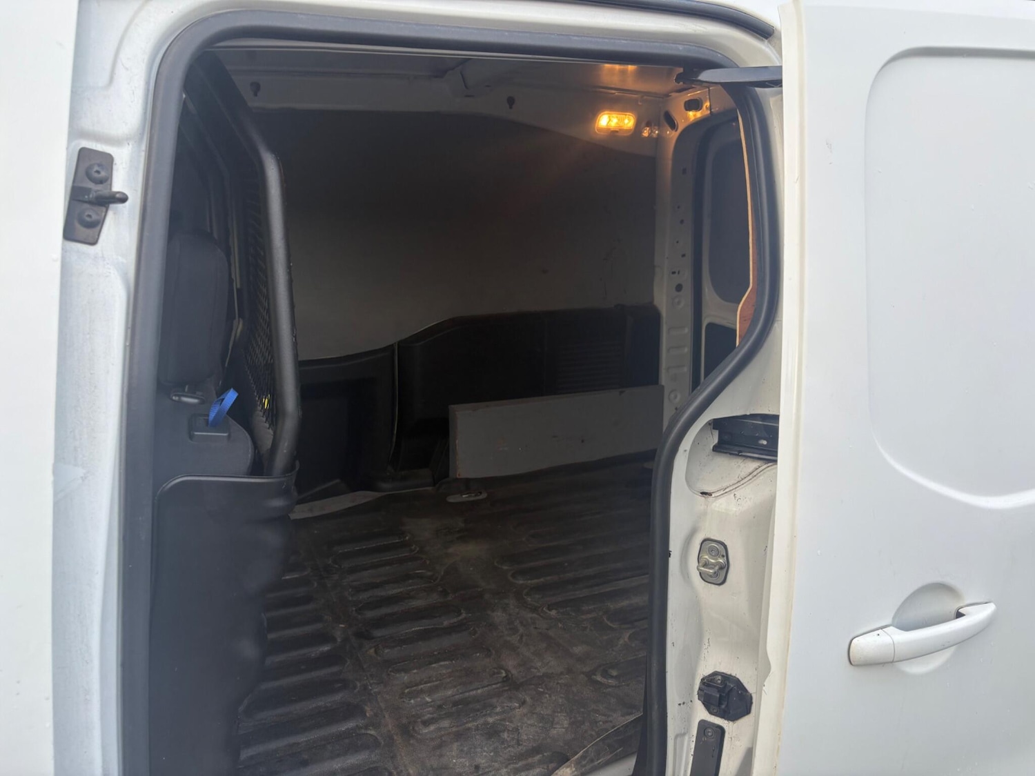 Used Peugeot Partner 2017 for sale - 76969096: Photo 30