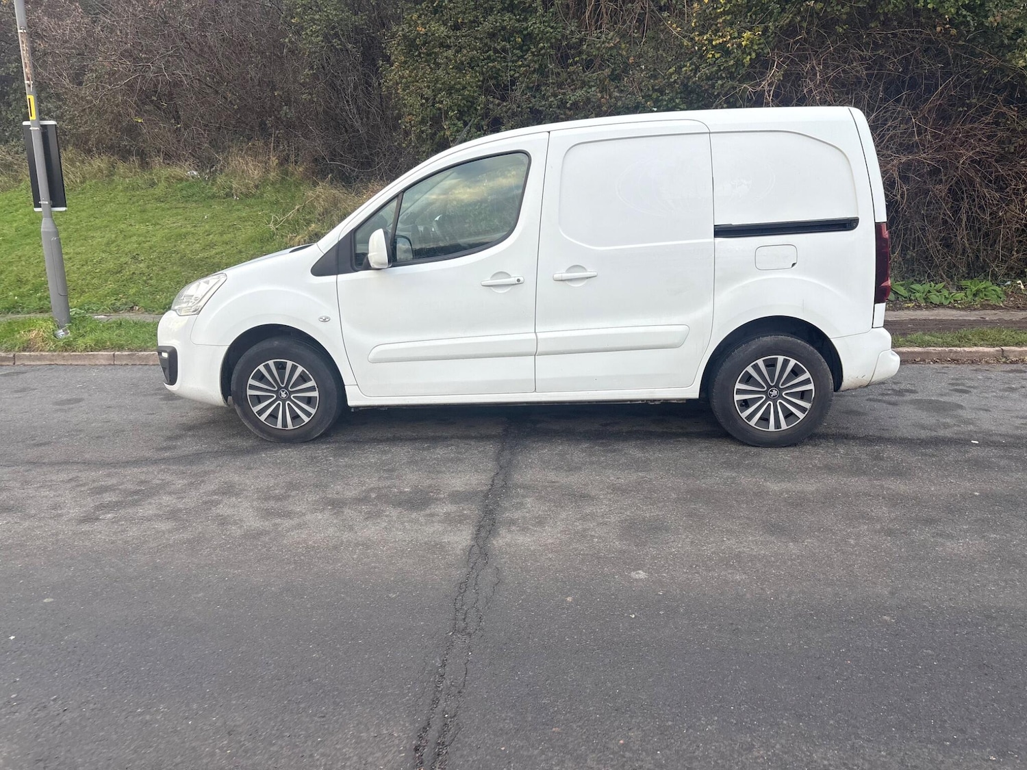 Used Peugeot Partner 2017 for sale - 76969096: Photo 34