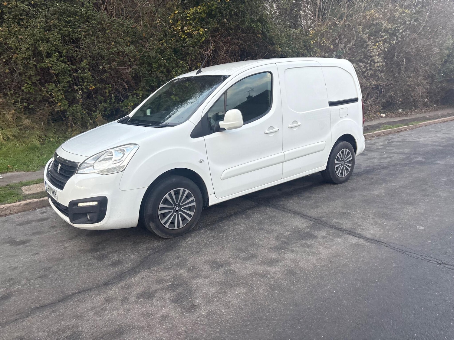 Used Peugeot Partner 2017 for sale - 76969096: Photo 35