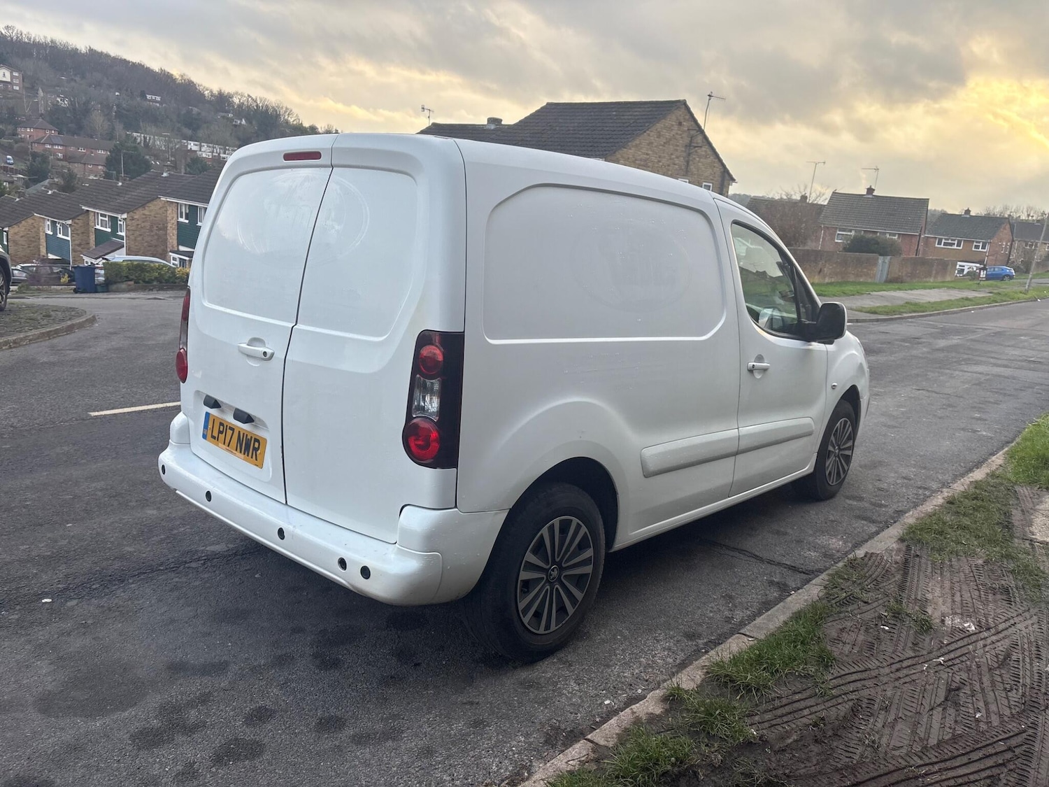 Used Peugeot Partner 2017 for sale - 76969096: Photo 5