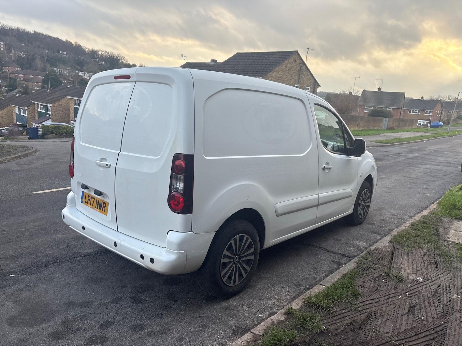 Used Peugeot Partner 2017 for sale - 76969096: Photo 50