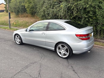 Used Mercedes-Benz CLC 2009 for sale - 75743146: Photo