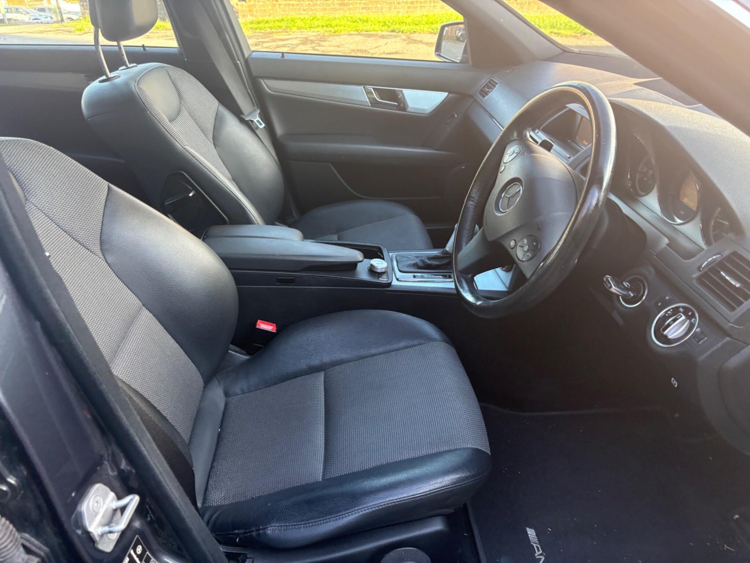 Used Mercedes-Benz C-Class 2011 for sale - 76100257: Photo 16