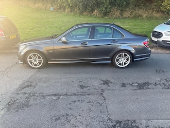 Used Mercedes-Benz C-Class 2011 for sale - 76100257: Photo 2