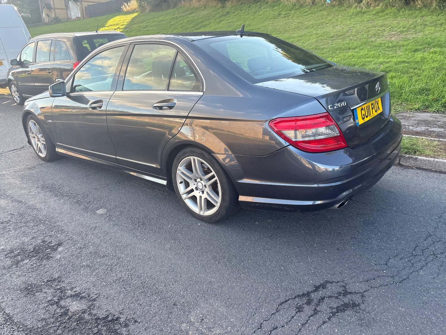Used Mercedes-Benz C-Class 2011 for sale - 76100257: Photo 3