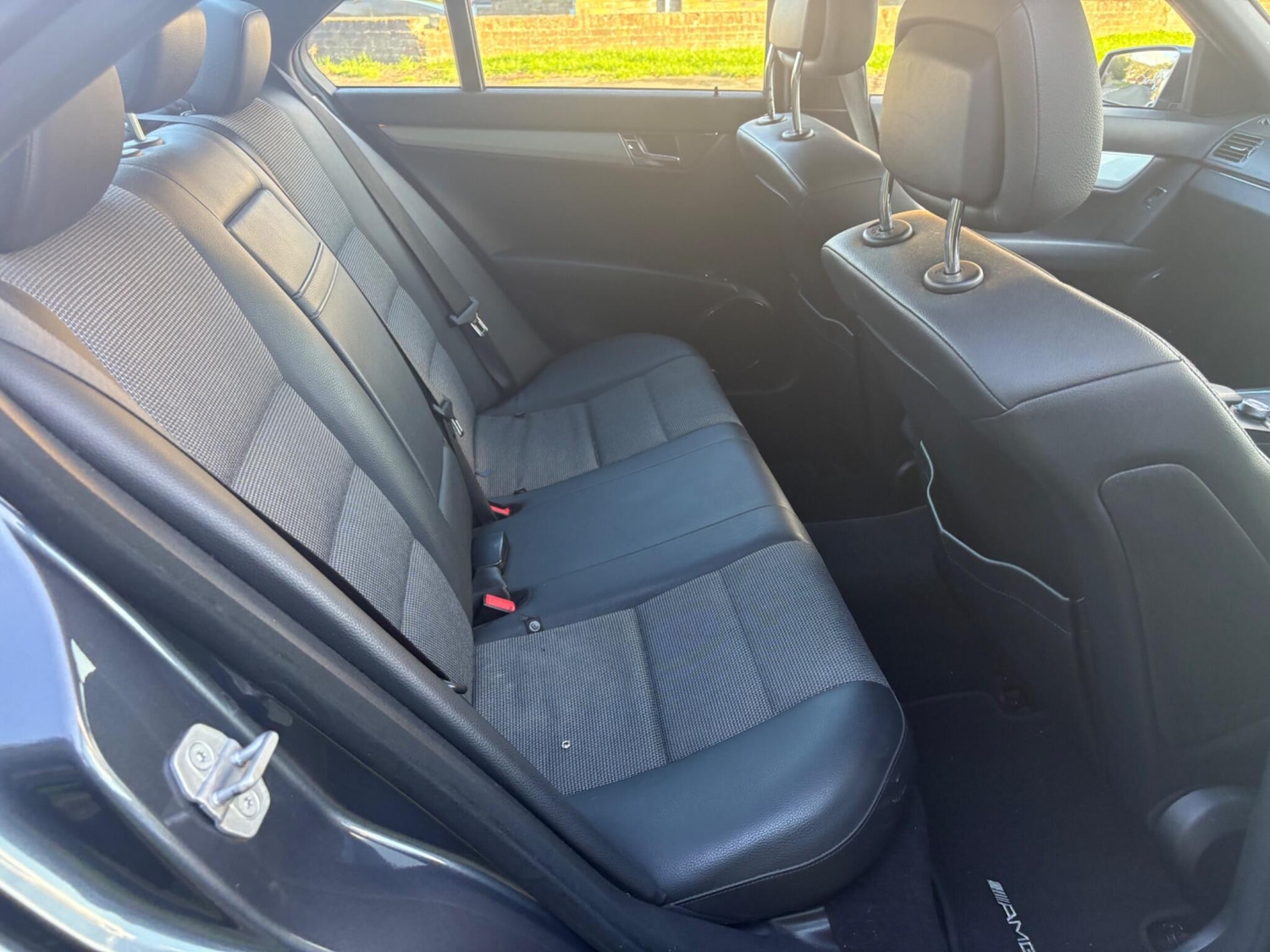 Used Mercedes-Benz C-Class 2011 for sale - 76100257: Photo 30