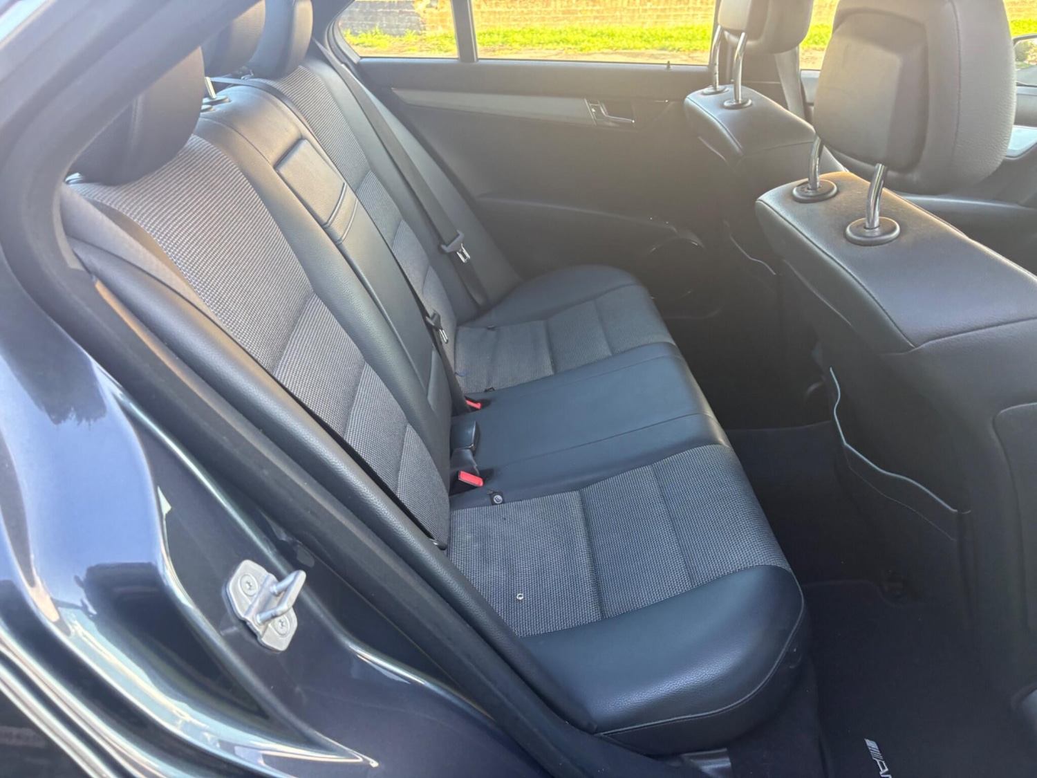Used Mercedes-Benz C-Class 2011 for sale - 76100257: Photo 31