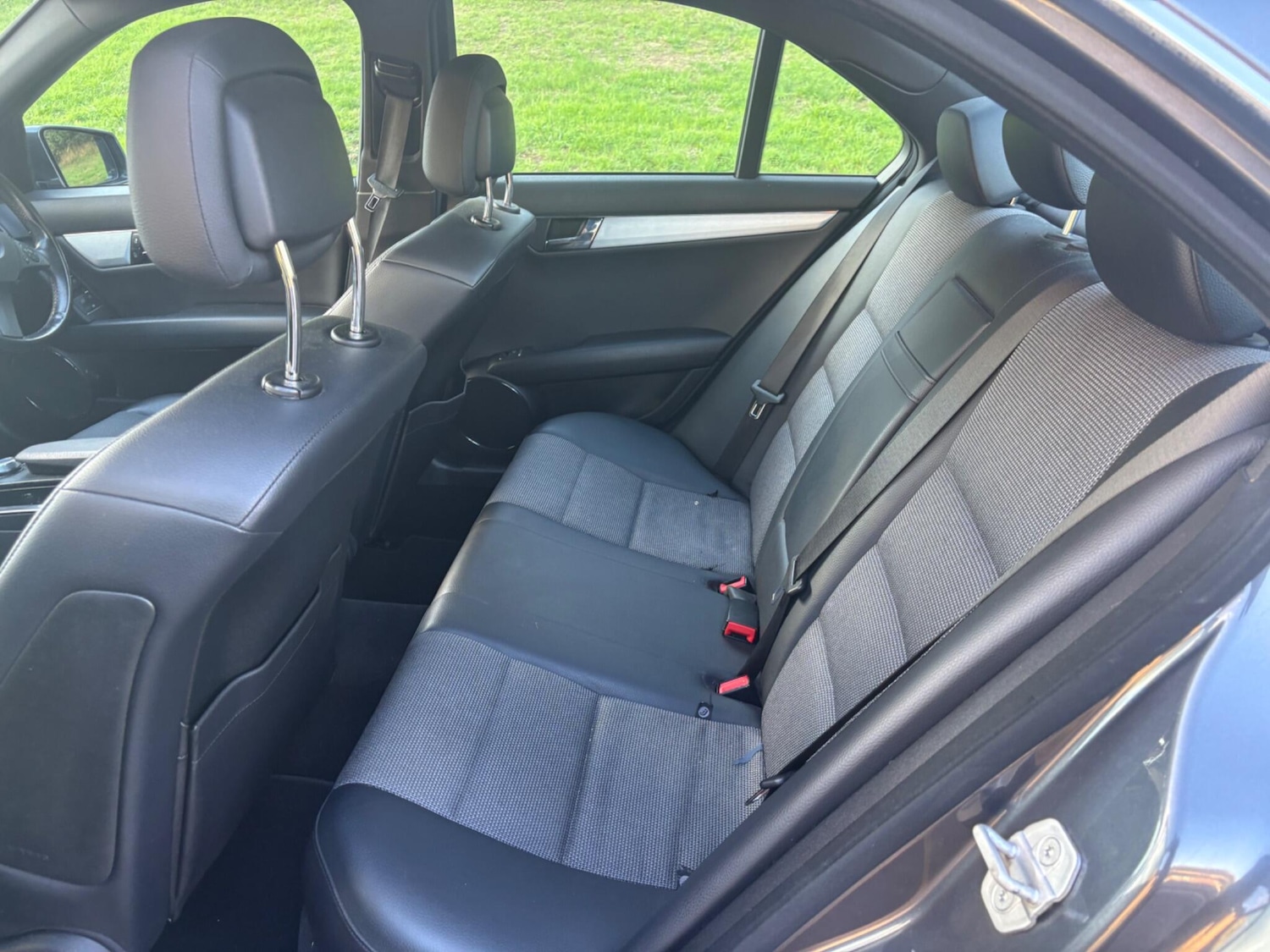 Used Mercedes-Benz C-Class 2011 for sale - 76100257: Photo 44