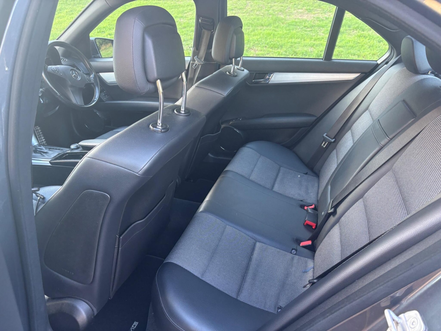 Used Mercedes-Benz C-Class 2011 for sale - 76100257: Photo 46