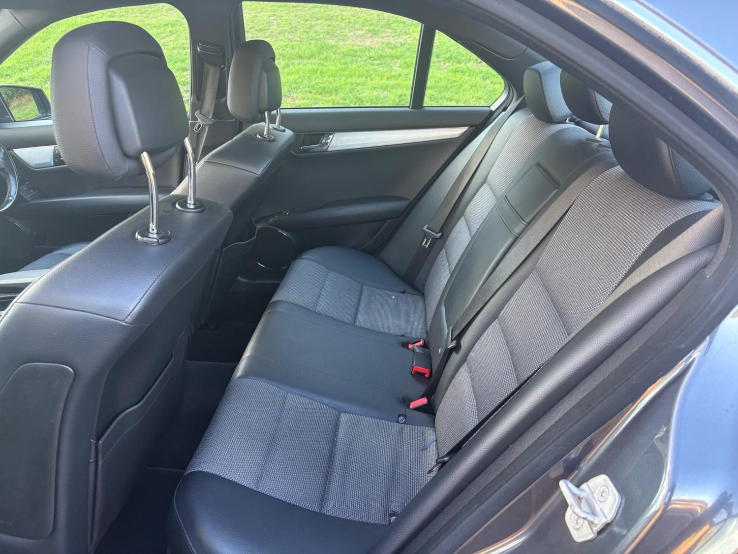 Used Mercedes-Benz C-Class 2011 for sale - 76100257: Photo 47