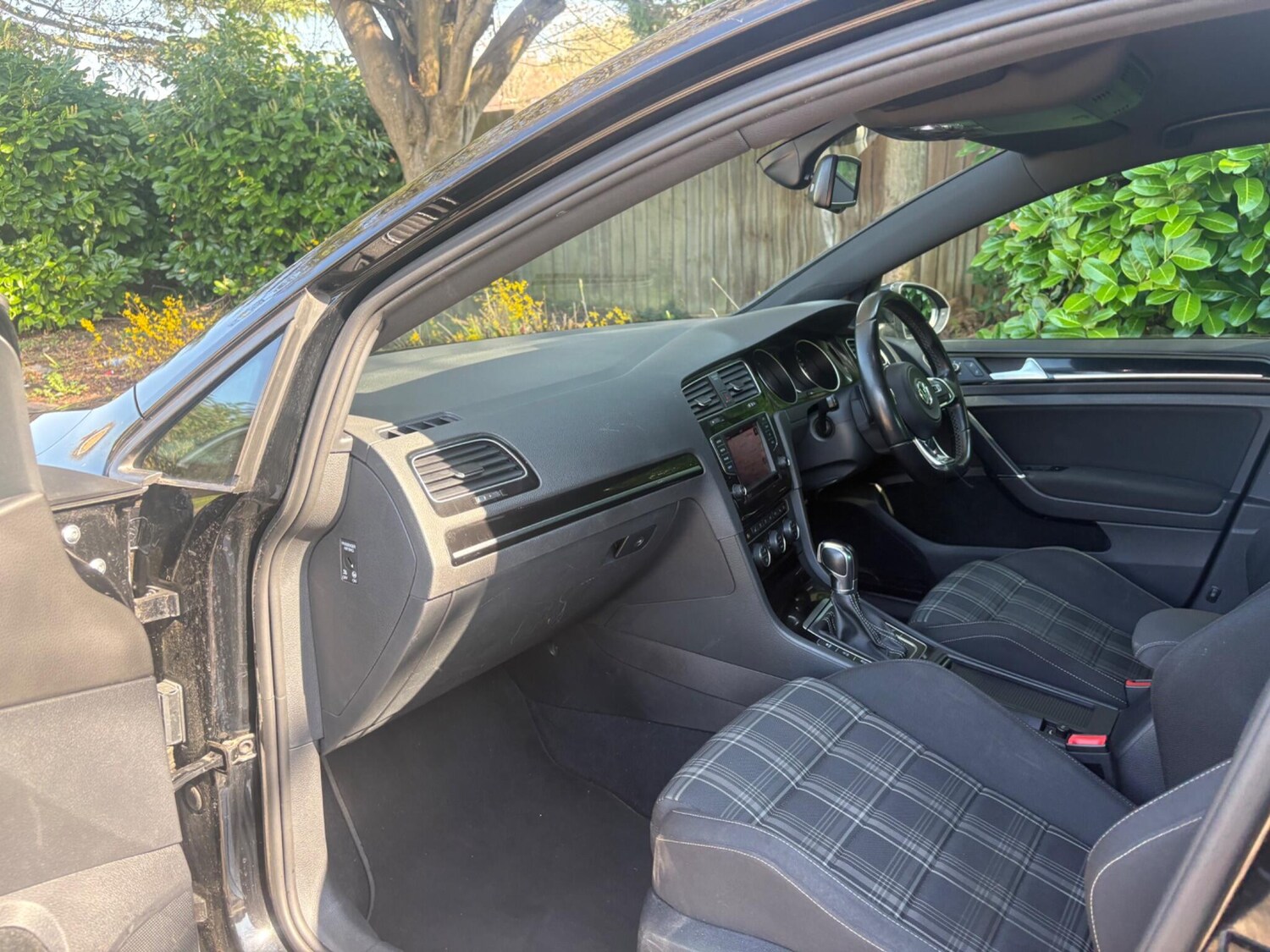 Used Volkswagen Golf 2016 for sale - 77971833: Photo 35