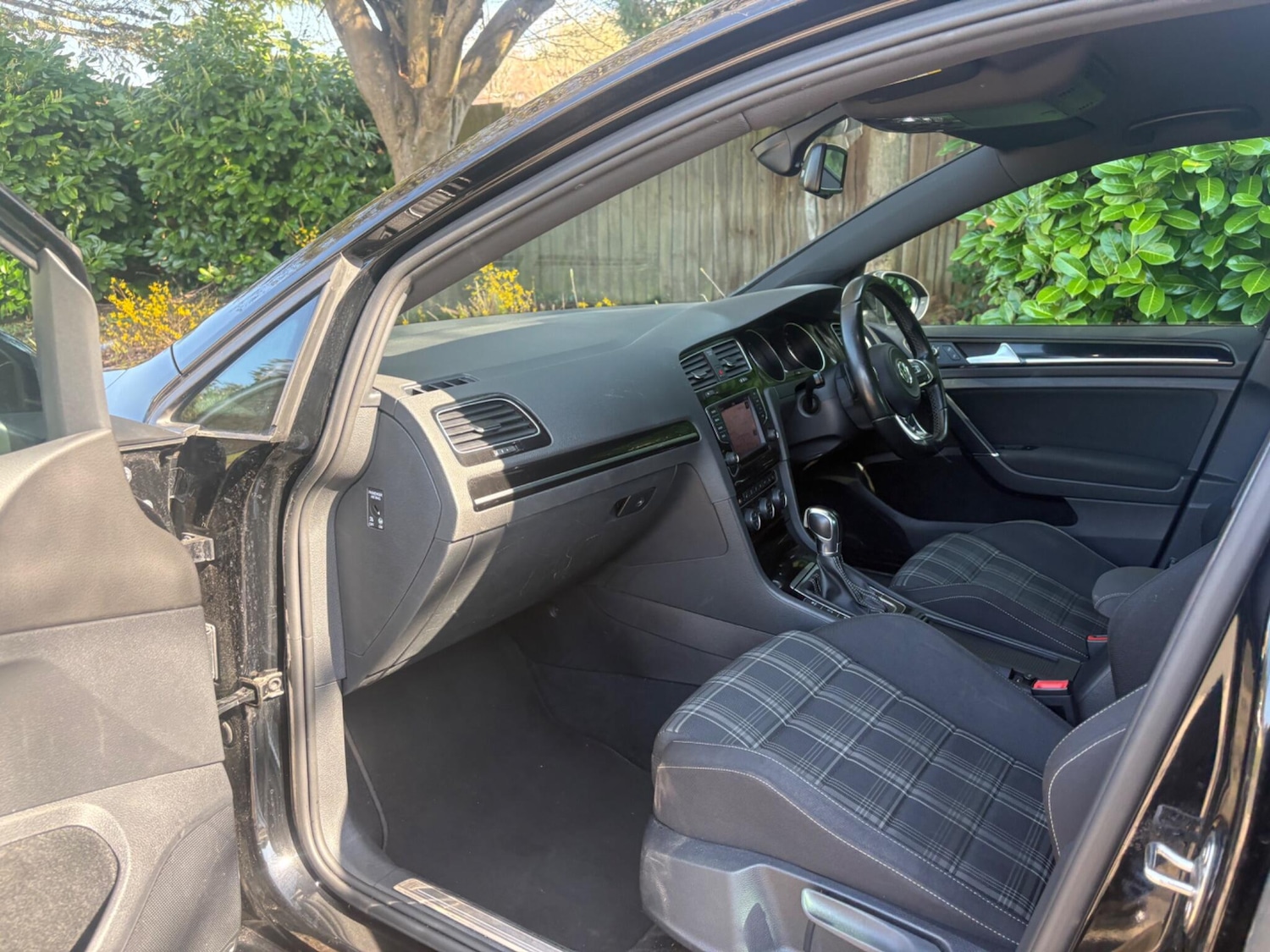 Used Volkswagen Golf 2016 for sale - 77971833: Photo 38