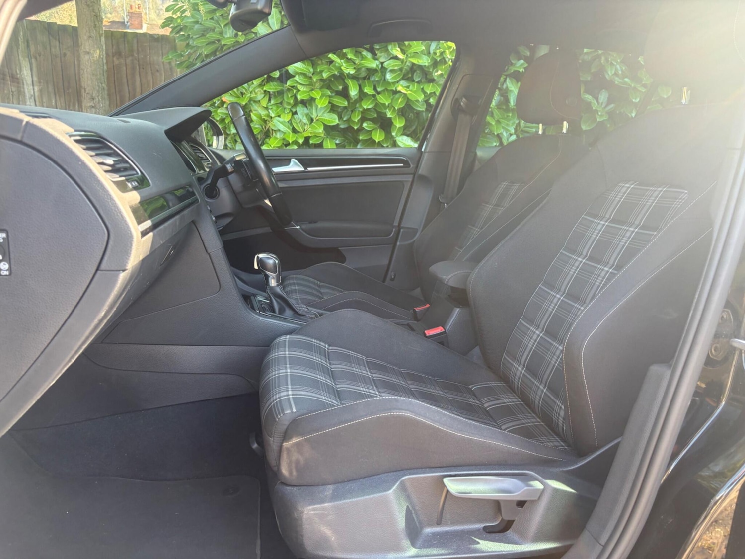 Used Volkswagen Golf 2016 for sale - 77971833: Photo 40