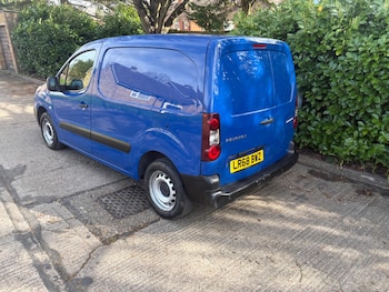 Used Peugeot Partner 2018 for sale - 77894012: Photo