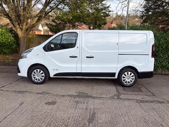 Used Renault Trafic 2015 for sale - 77826618: Photo