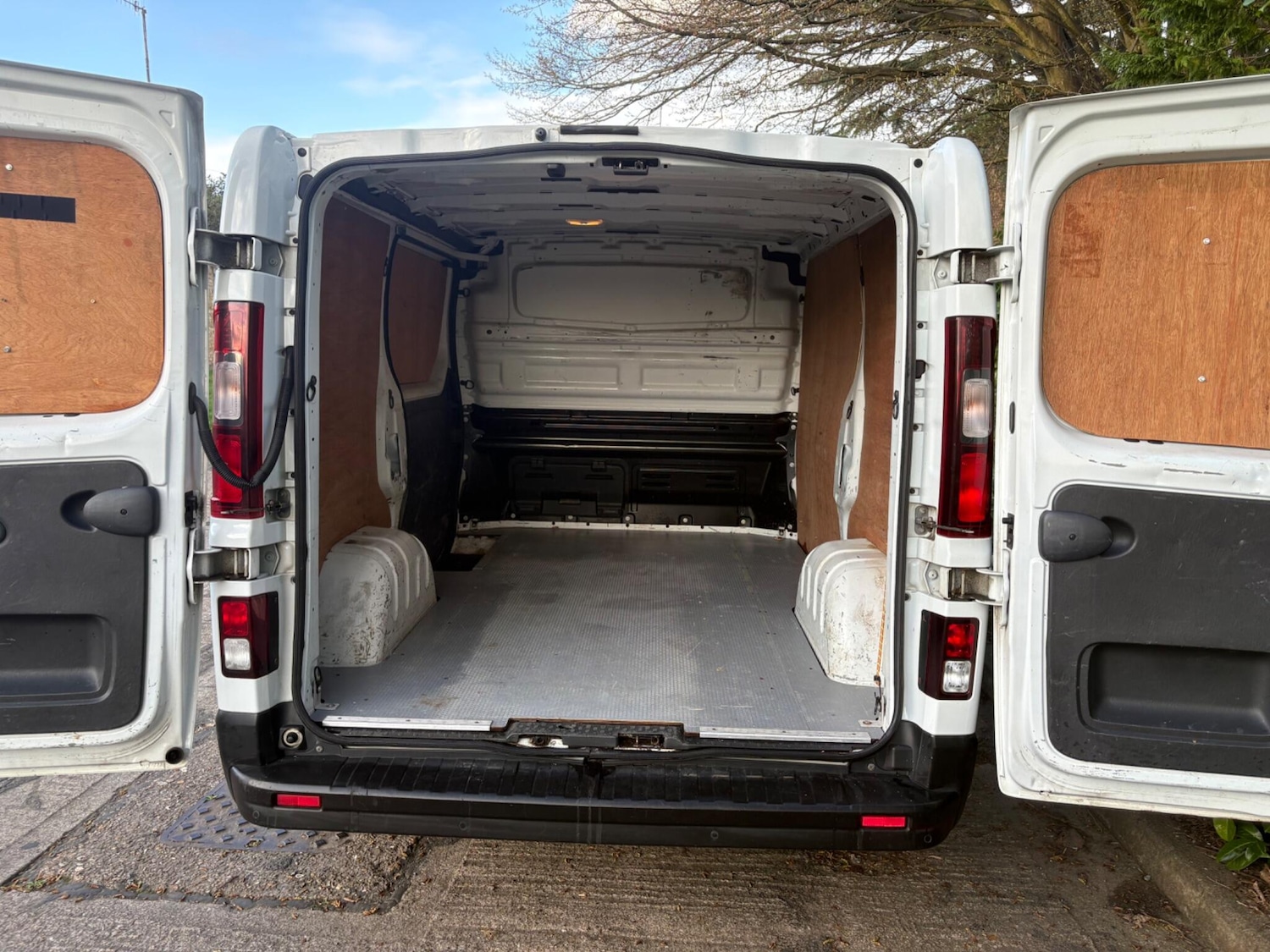 Used Renault Trafic 2015 for sale - 77826618: Photo 76