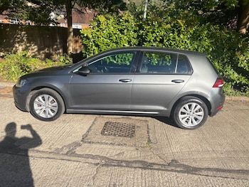 Used Volkswagen Golf 2017 for sale - 78383064: Photo