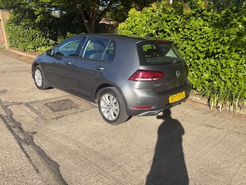 Used Volkswagen Golf 2017 for sale - 78383064: Photo