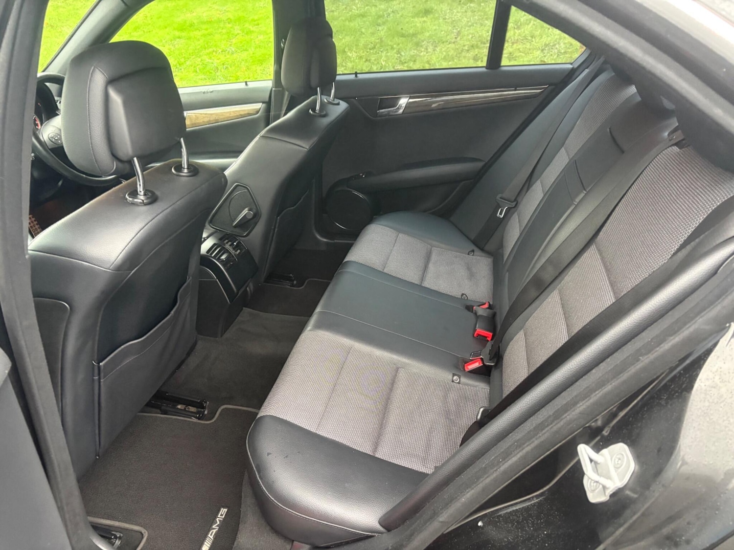 Used Mercedes-Benz C Class 2010 for sale - 76888932: Photo 11