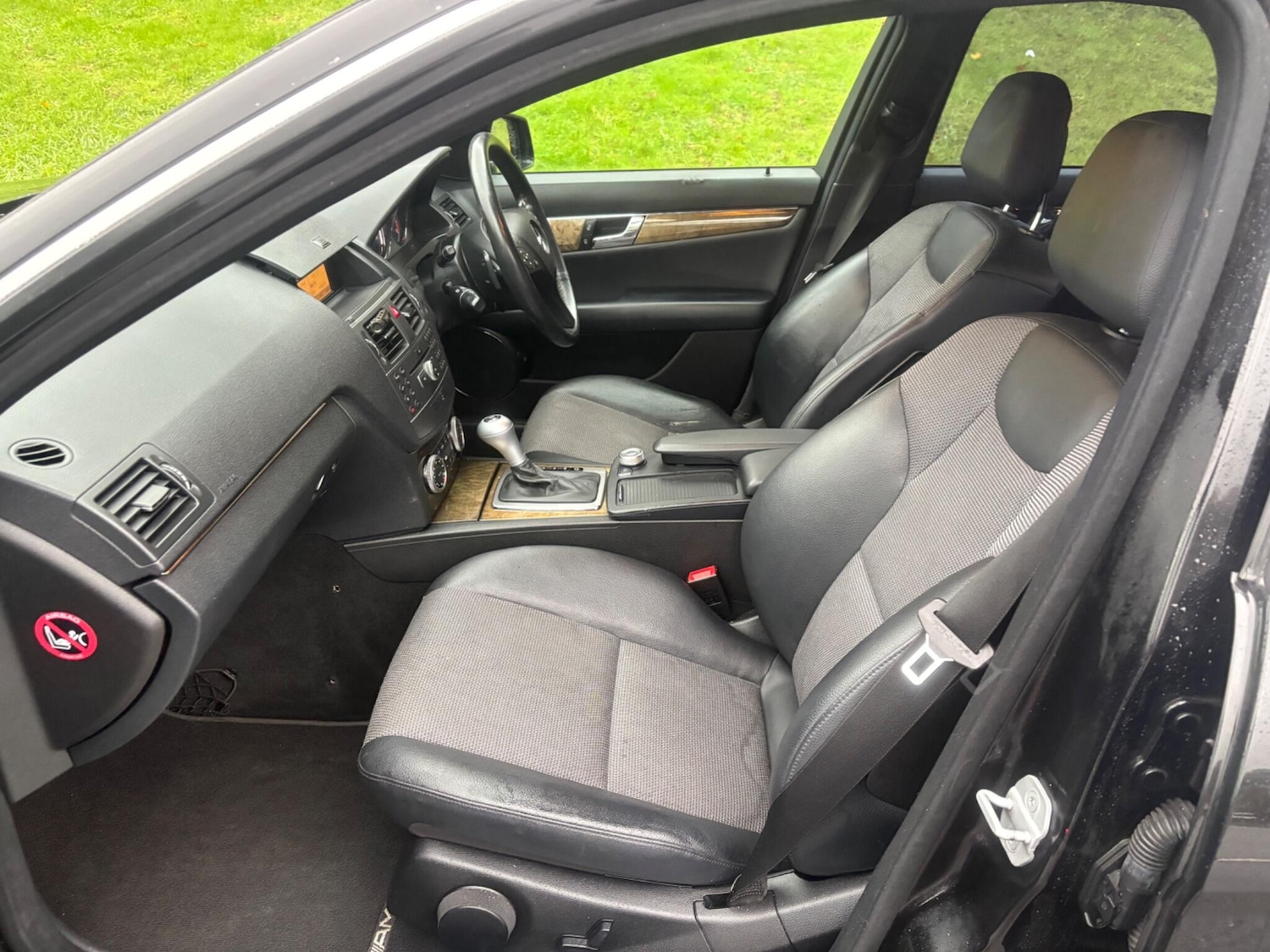 Used Mercedes-Benz C Class 2010 for sale - 76888932: Photo 12