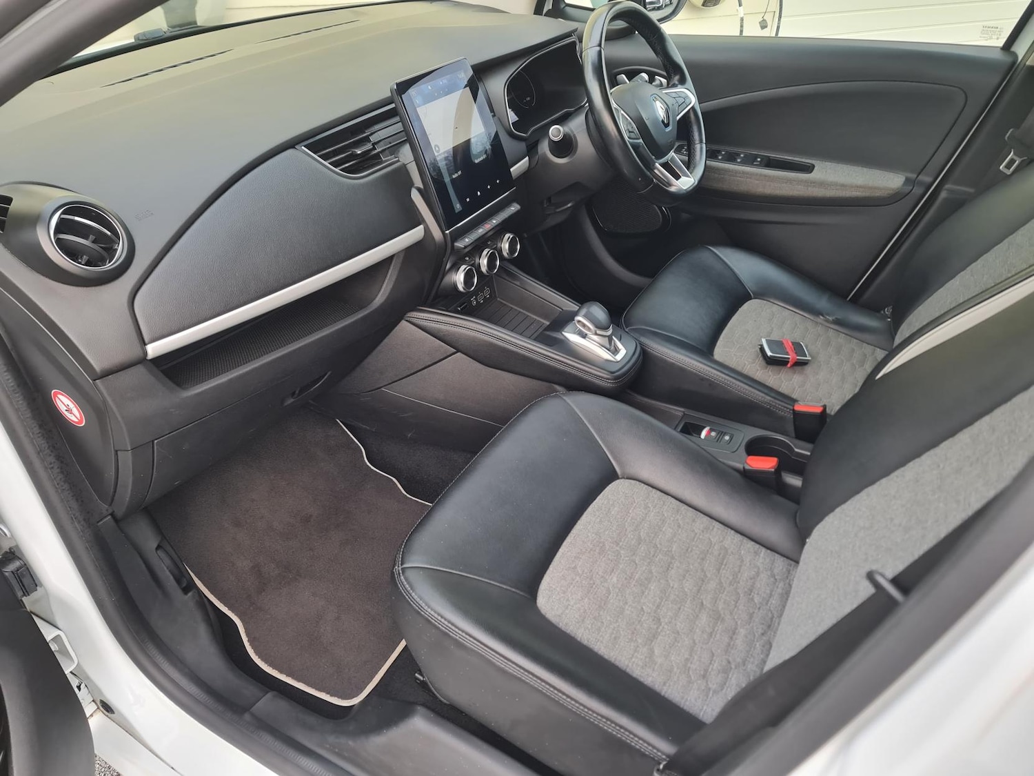 Used Renault Zoe 2020 for sale - 76314234: Photo 12