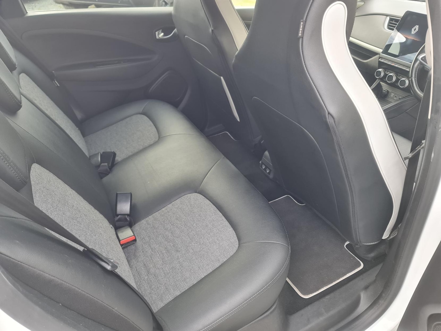 Used Renault Zoe 2020 for sale - 76314234: Photo 9