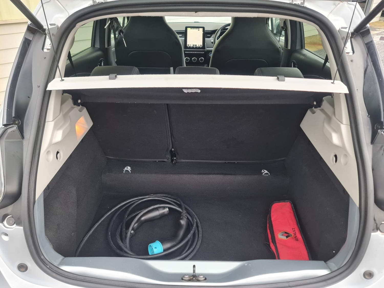 Used Renault Zoe 2020 for sale - 76877679: Photo 11