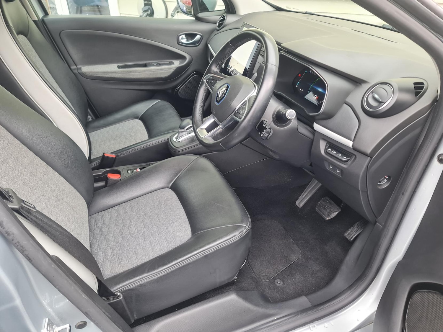 Used Renault Zoe 2020 for sale - 76877679: Photo 6