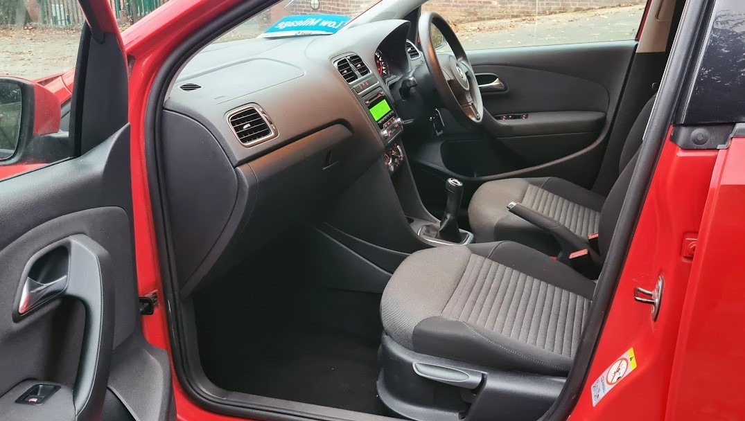 Used Volkswagen Polo 2011 for sale - 76737974: Photo 6