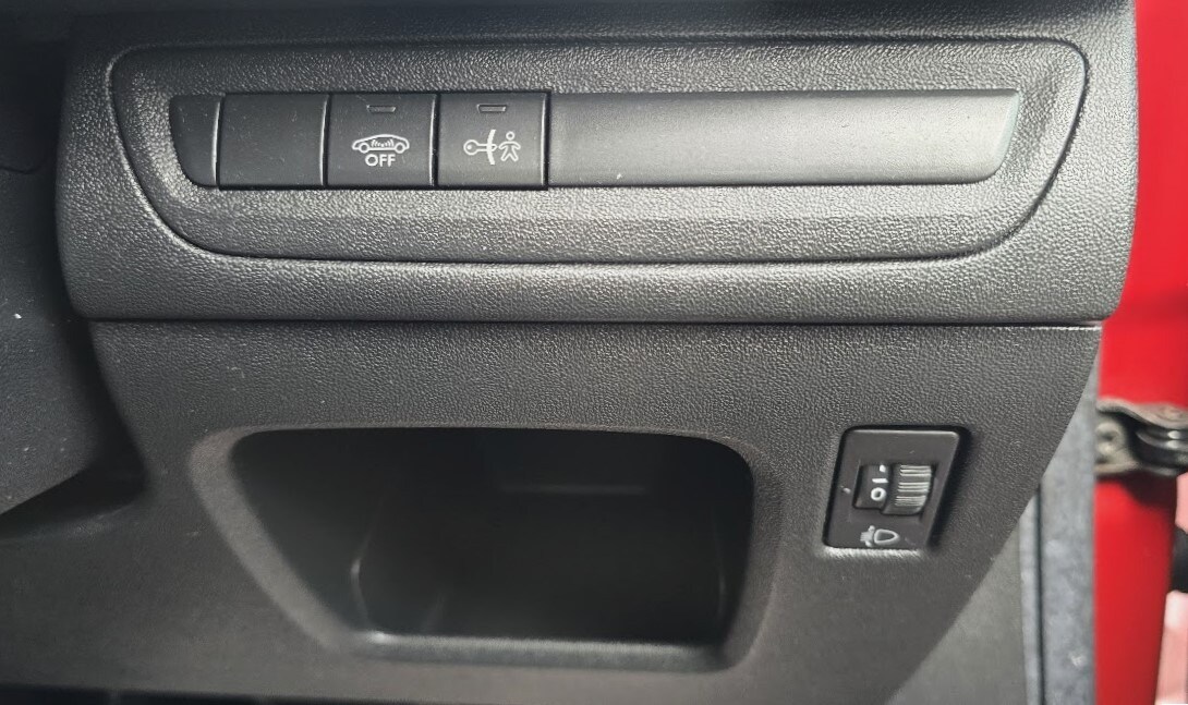 Used Peugeot 2008 2018 for sale - 77743510: Photo 15