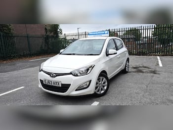 Used Hyundai i20 2013 for sale - 79706105: Photo