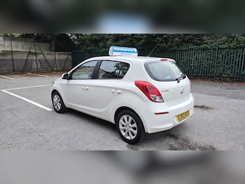 Used Hyundai i20 2013 for sale - 79706105: Photo