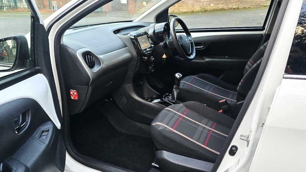 Used Peugeot 108 2014 for sale - 76946094: Photo 6