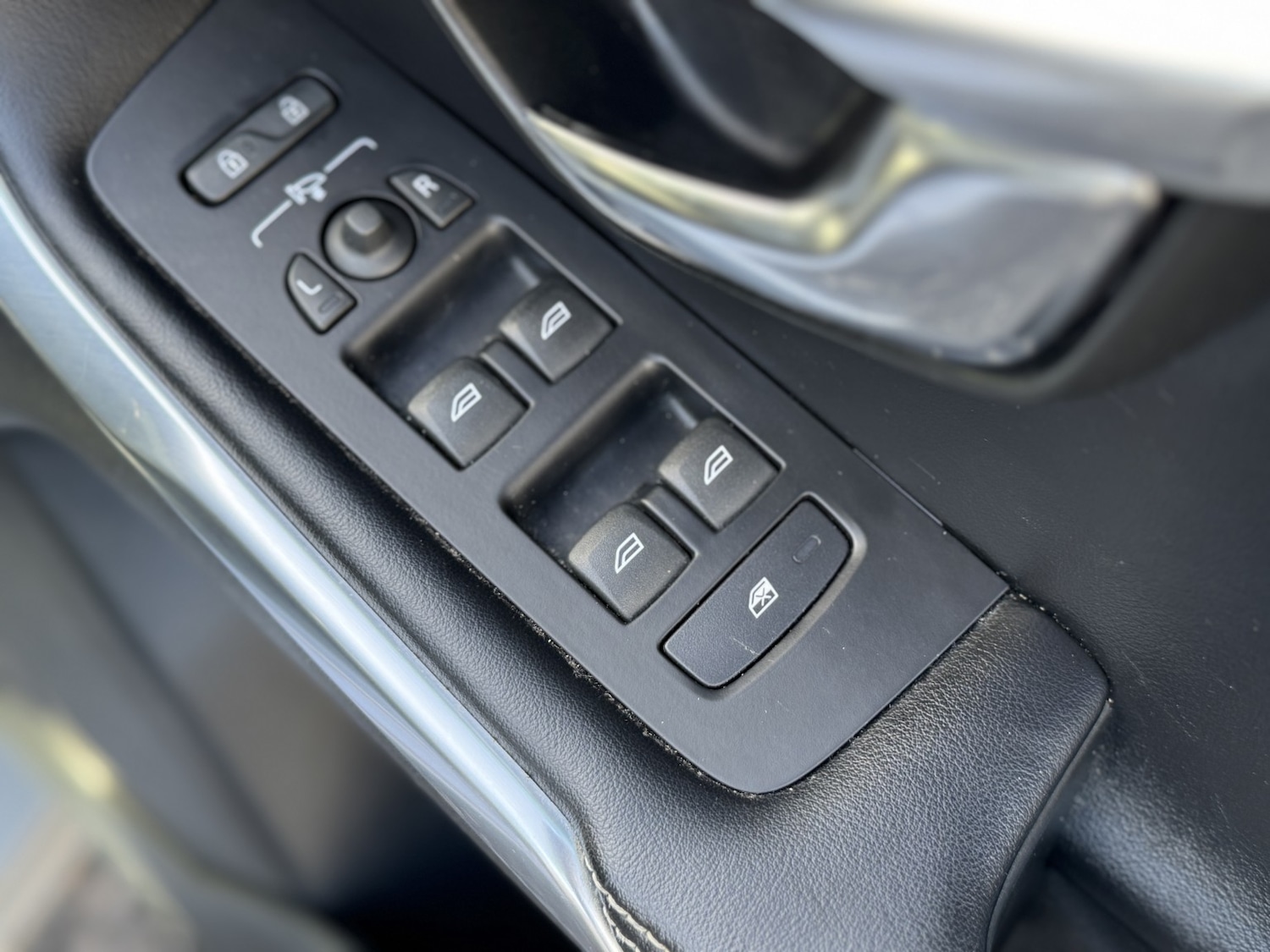 Used Volvo V40 2013 for sale - 76421906: Photo 15