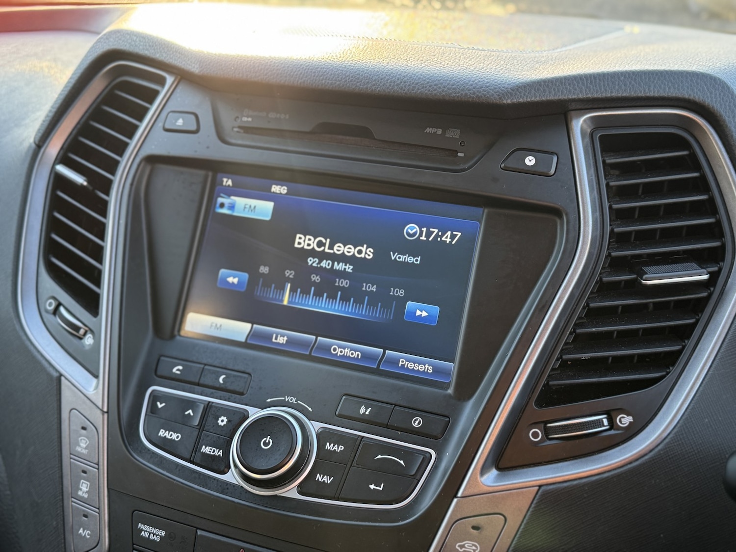 Used Hyundai Santa Fe 2014 for sale - 77709070: Photo 15