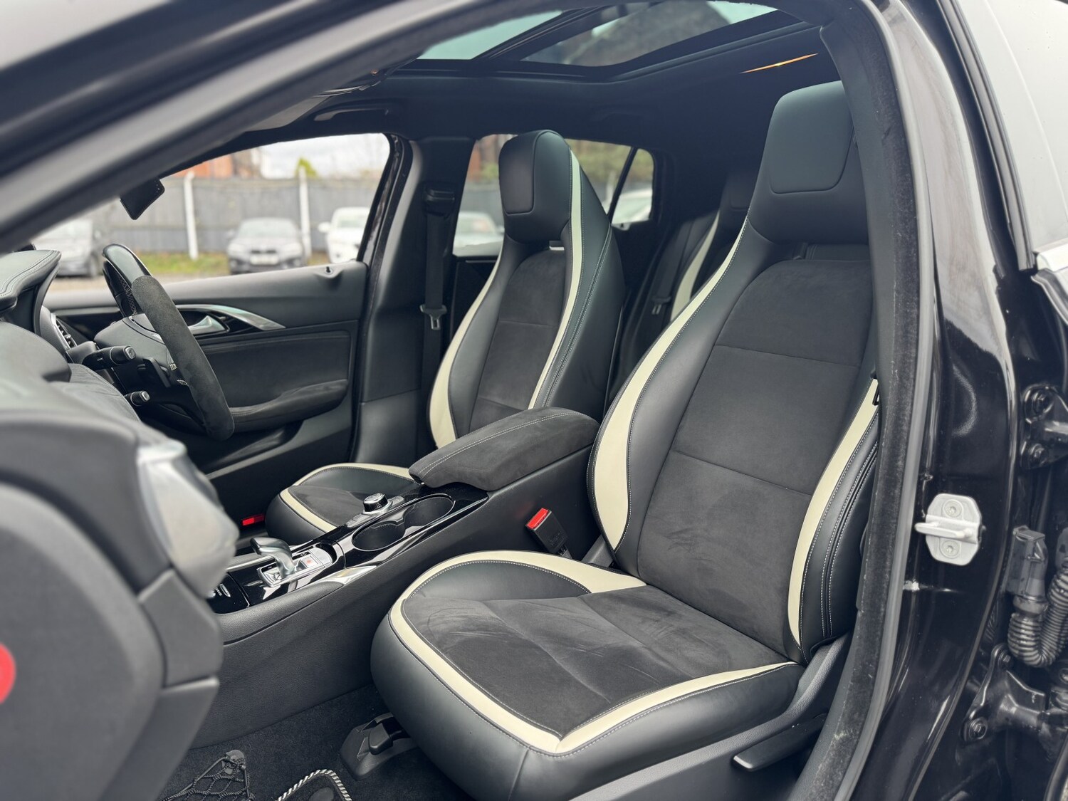 Used Infiniti Q30 2016 for sale - 77851360: Photo 34